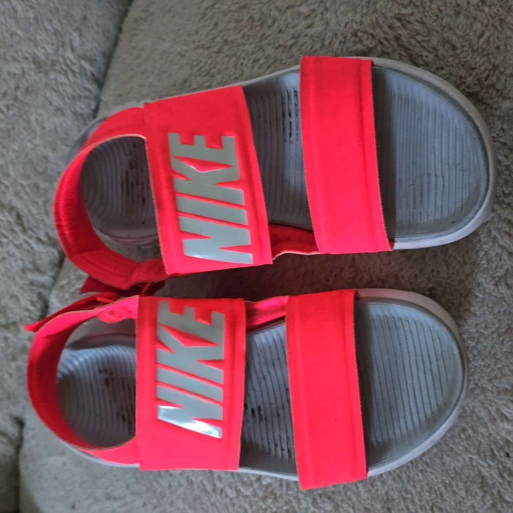 Nike tanjun sandals